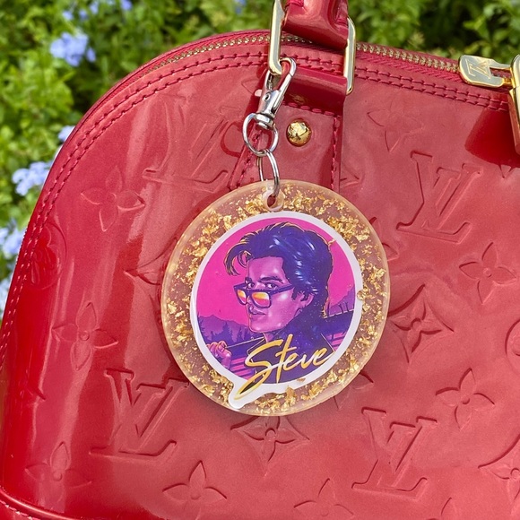 Stranger Things Purple Steve Harrington Cartoon & Gold Flakes Keychain Bag Charm - Picture 17 of 17